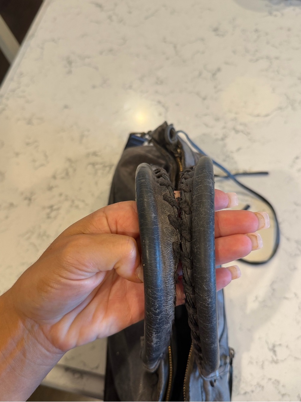 Balenciaga Distressed Black Leather Shoulder Bag - Picture 5 of 10